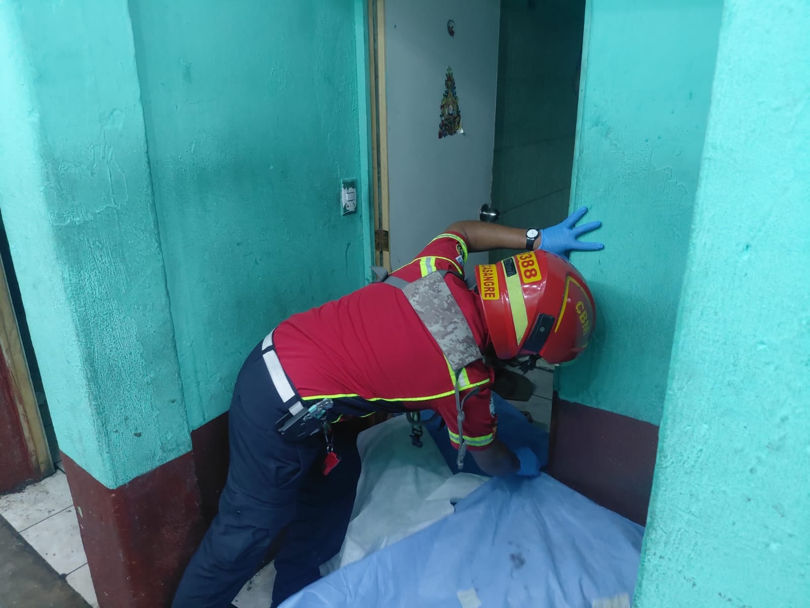 El ataque armado ocurrió en la madrugada del domingo 13 de septiembre en la pensión Paraíso, ubicada en la 6 avenida y 0 calle de la zona 7 capitalina. (Bomberos Municipales)