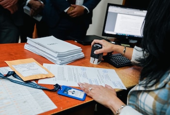 La causa judicial documenta atentados con artefactos explosivos contra sedes policiales, judiciales y del Ministerio de Seguridad./ (FGR)