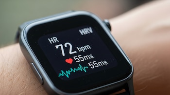 Relojes inteligentes para silvers: un aliado para el monitoreo que no sustituye la intervención médica