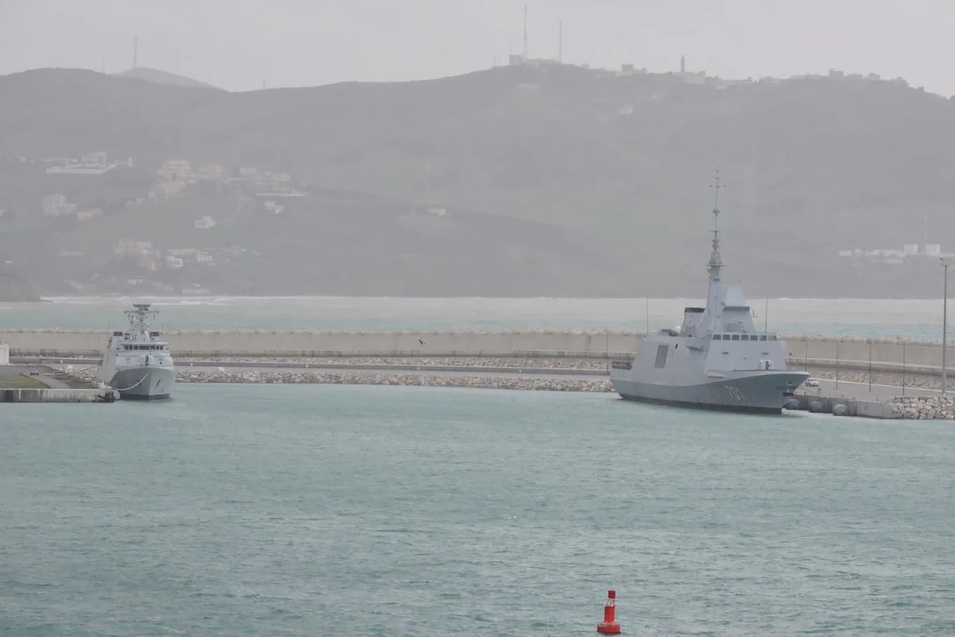 La base naval de Ksar Sghir en el puerto de Tánger.