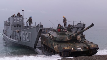 Imputados dos exmilitares chinos acusados de espiar cerca de bases militares en Corea del Sur