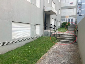 Tras la demanda de una vecina, un consorcio deberá adaptar el acceso al edificio para personas con movilidad reducida