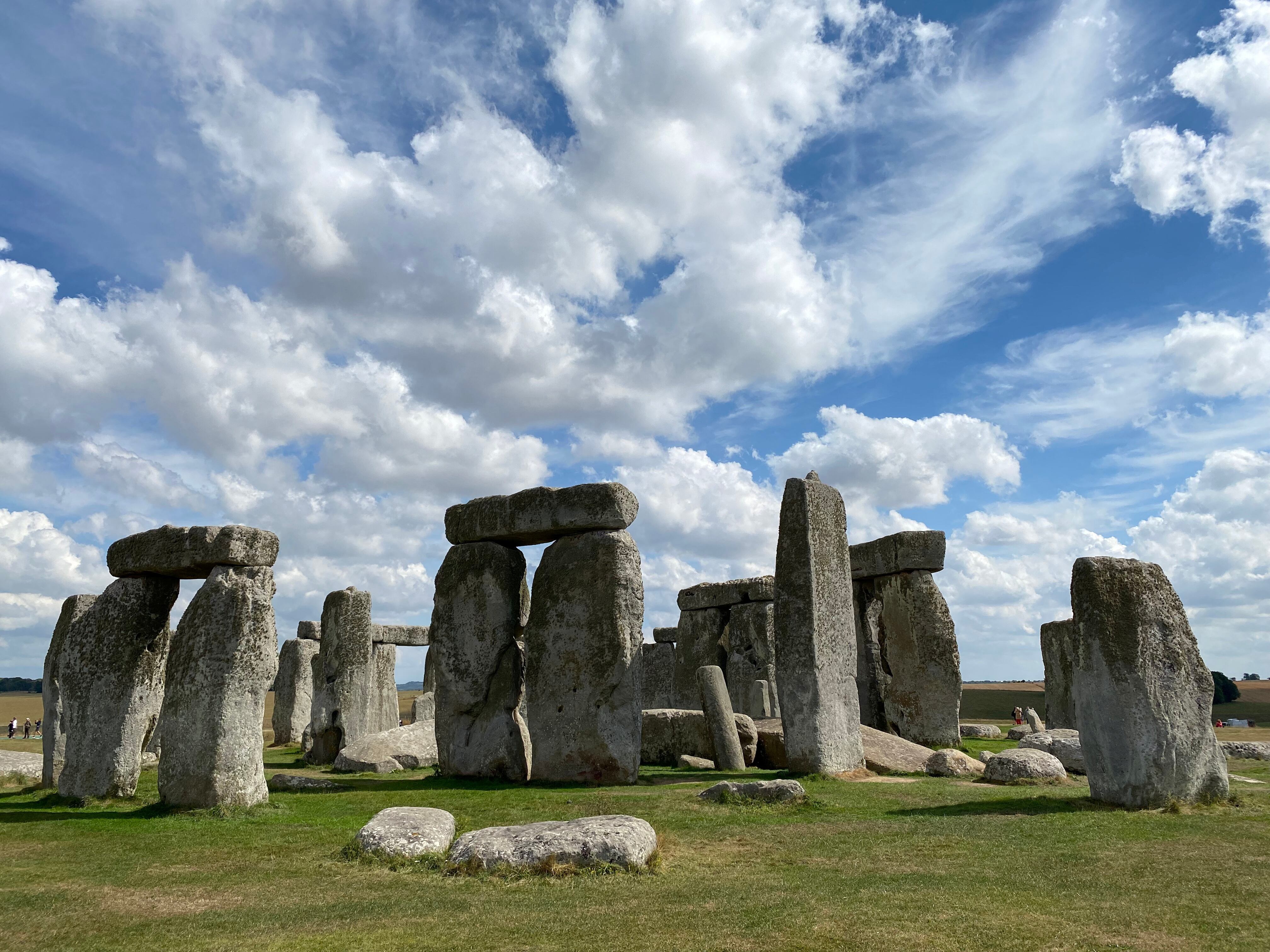 El círculo monumental, de más de 2 kilómetros de diámetro, rodea Durrington Walls y Woodhenge, superando en escala a otros sitios neolíticos (Will Dunham/Handout via REUTERS)