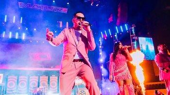 El cantante fue internado después