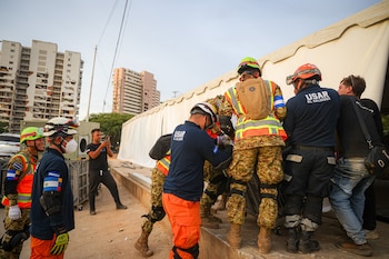 El Salvador envió a más de 300 especialistas, rescatistas y personal médico para apoyar a Venezuela tras los terremotos./ (Secretaría de Prensa)