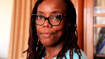 La novelista de Zimbabwe Tsitsi