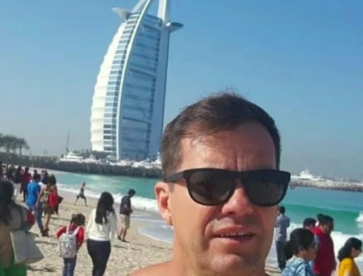 Juan Carlos Kategora, exdirector de una escuela de Misiones, fue denunciado penalmente por acumular 3363 días de licencia entre 2006 y 2024 (Infobae en Vivo)