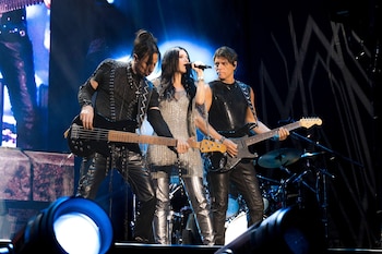 La artista italiana hiló emociones canción tras canción, rindiendo homenaje al arte que trasciende generaciones.