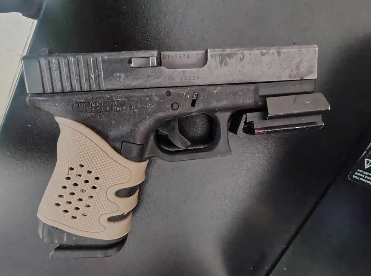 Una pistola Glock incautada al presunto autor del asesinato de la candidata Susy Aponte Polo forma parte de las pruebas en la investigación de la Fiscalía en Perú. (PNP)