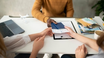 Sindicatos y agencias de viajes vuelven a reunirse el lunes en medio de una lenta negociación por el convenio