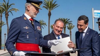 El Rey recibe una carpeta