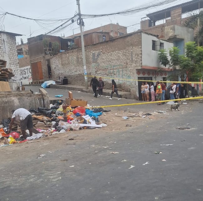 Marco Antonio Vílchez Arapa fue asesinado cuando regresaba a su domicilio luego de trabajar animando un evento hasta la madrugada del lunes 28 de septiembre. (Foto: Composición - Infobae)