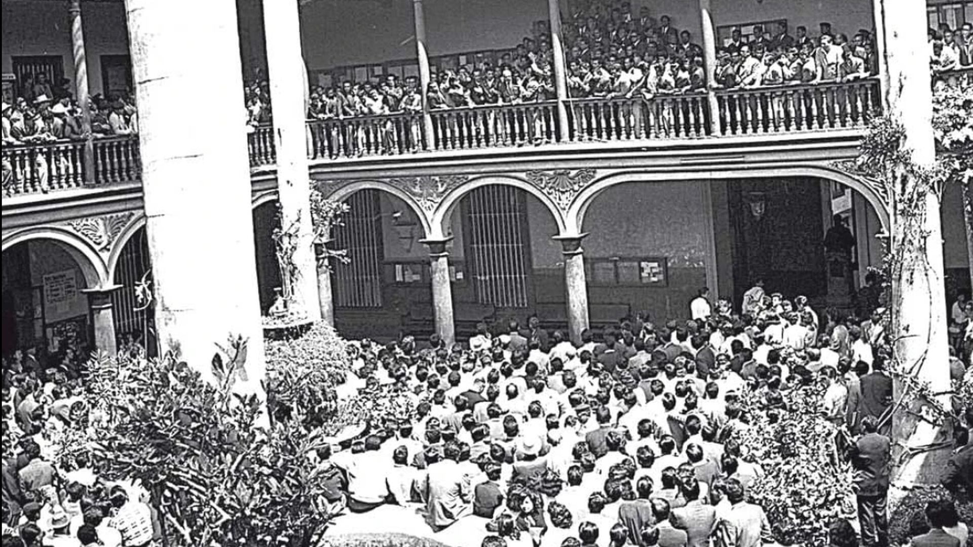 En sus aulas se debatieron ideas que cambiaron la historia del país. San Marcos fue semillero de voces rebeldes, espíritus críticos y luchas por libertad a lo largo de los siglos. (UNMSM)