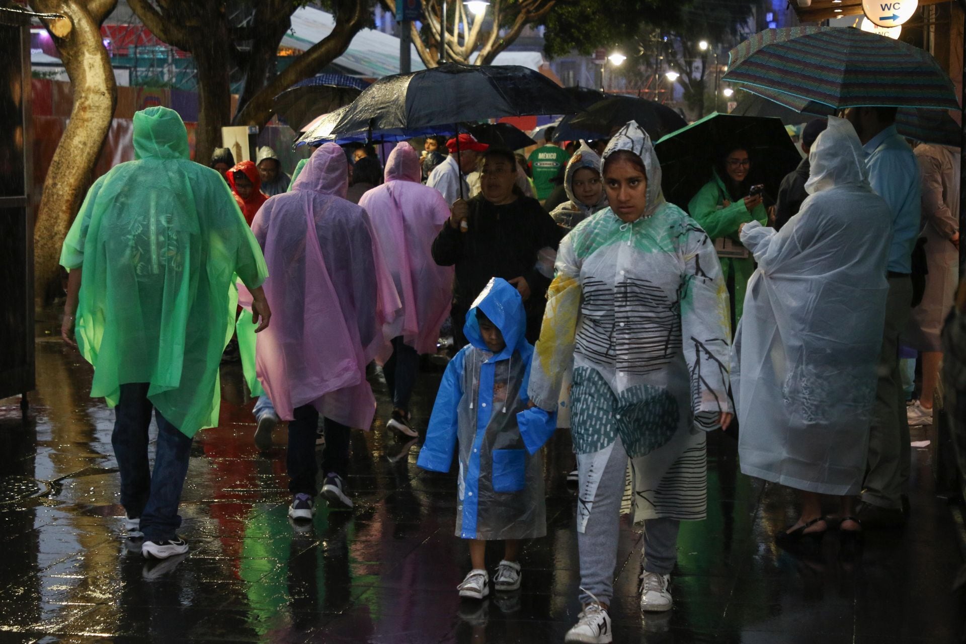 Actualmente las lluvias afectan en Iztacalco, Cuauhtémoc, Benito Juárez e Iztapalapa. FOTO: CAMILA AYALA BENABIB / CUARTOSCURO.COM