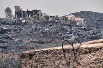 Una casa calcinada, en el incendio forestal, a 10 de julio de 2026, en Los Gallardos, Almería, Andalucía (España). (Javi Carrión/Europa Press)