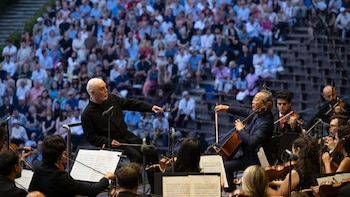 Barenboim regresa a los escenarios con la Orquesta West-Eastern Divan