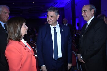 Patricia Bullrich junto a Jorge