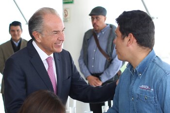 Juan Manuel Carreras (i) es