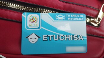 Tarjeta electrónica brindada por la