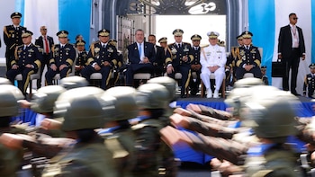 El presidente Arévalo defendió el fortalecimiento del Ejército en el Día del Ejército de Guatemala