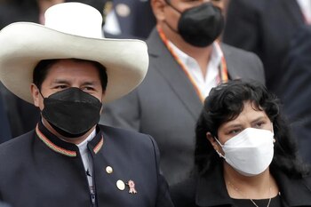 Pedro Castillo y su esposa