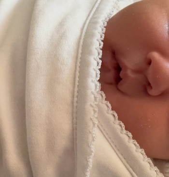 El regreso a casa incluyó extensos trámites migratorios y el cruce de frontera hacia Polonia, tras el reencuentro madre e hija en Ucrania (Instagram)