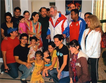 La familia Ortega Murillo con frecuencia visitaba al dictador cubano. (Foto 19 Digital)