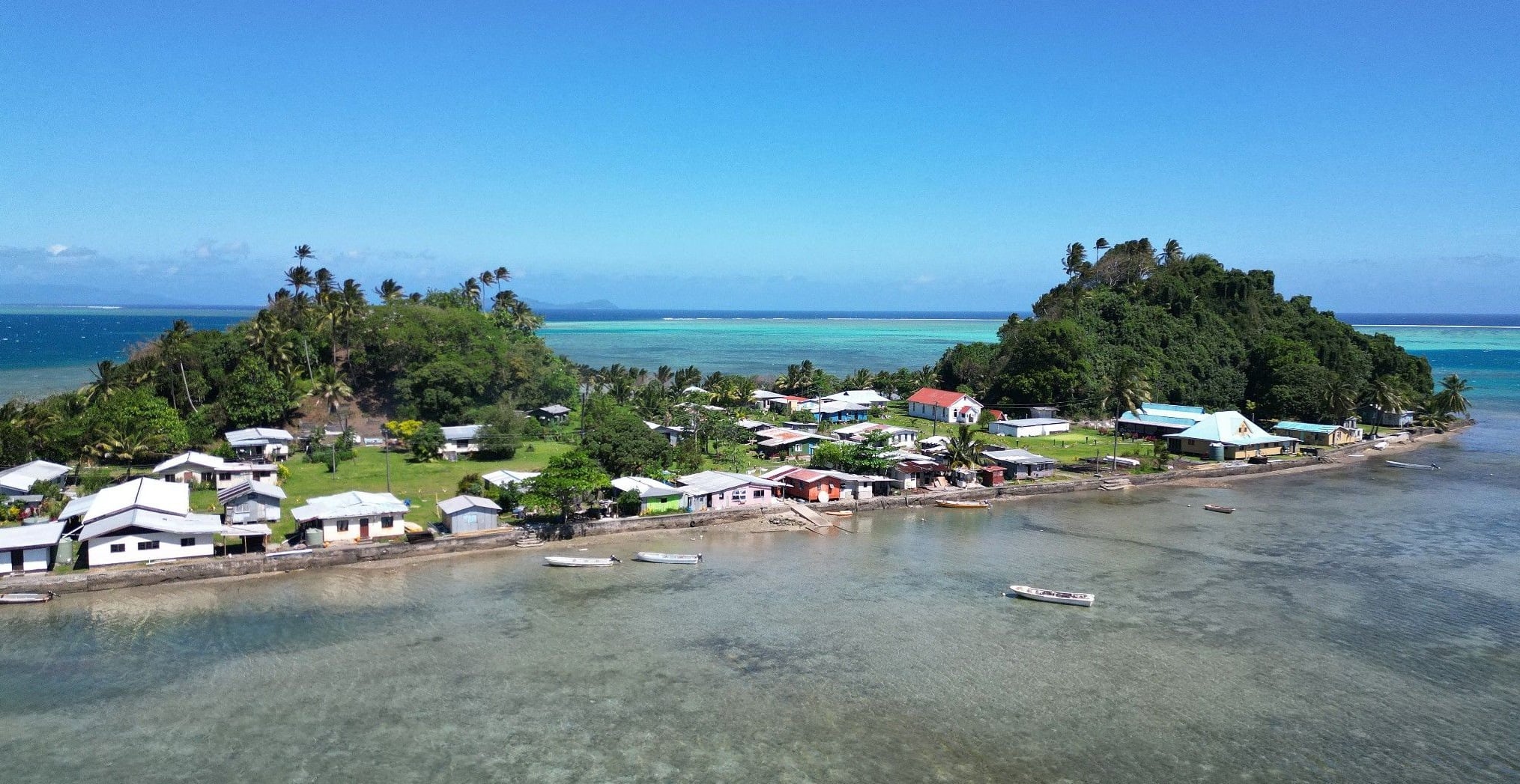 Una isla de Fiyi enfrenta la subida del mar y sus habitantes desafían los pronósticos: “Por qué nos iríamos, tenemos vistas de USD 100 millones”
