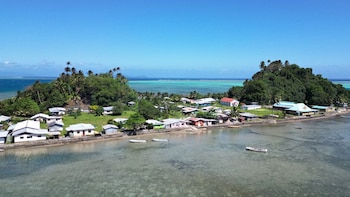 Una isla de Fiyi enfrenta la subida del mar y sus habitantes desafían los pronósticos: “Por qué nos iríamos, tenemos vistas de USD 100 millones”