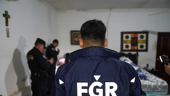 Capturaron a seis acusados de contrabandear celulares y consolas desde Estados Unidos en El Salvador