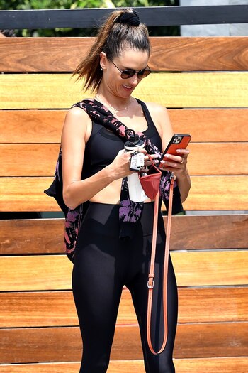 Celebrities-en-un-clic-alessandra-ambrosio-16092020