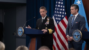 El Ejército de EEUU afirma que el objetivo final del plan de Trump en Ormuz es crear "una ruta bidireccional"