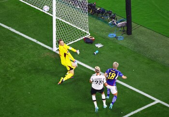 Takuma Asano marcó el 2-1