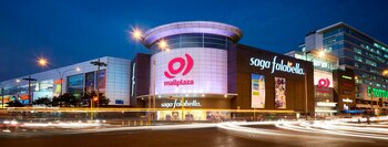 Dos de los centros comerciales