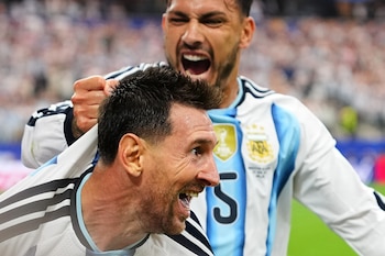 La albiceleste se prepara para defender el título en la búsqueda del bicampeonato. (AP Foto/Julio Cortez)