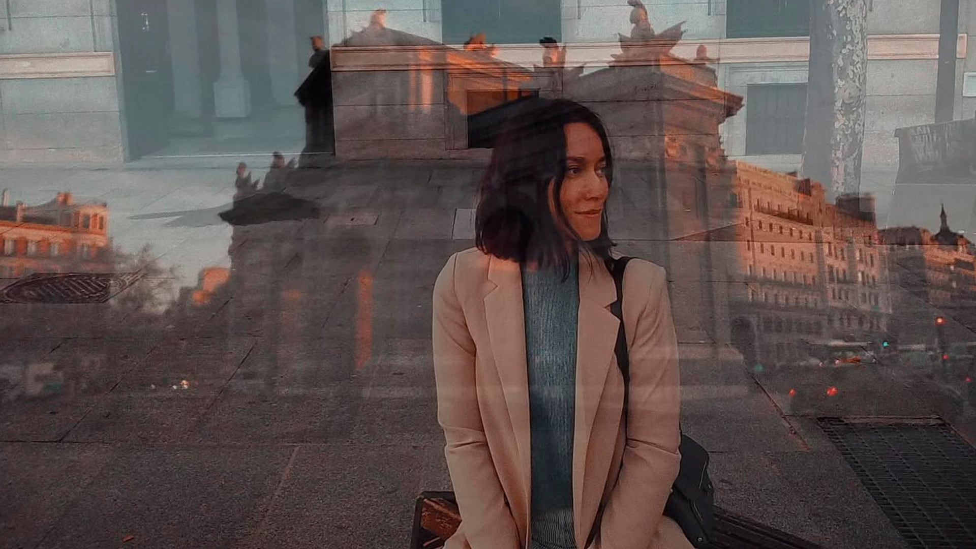 La joven violinista ha levantado la controversia por su relación laboral con Nodal. Crédito: ig/esmeralda_canape