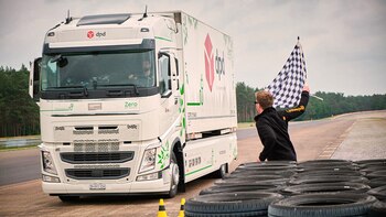 La bajada de bandera es