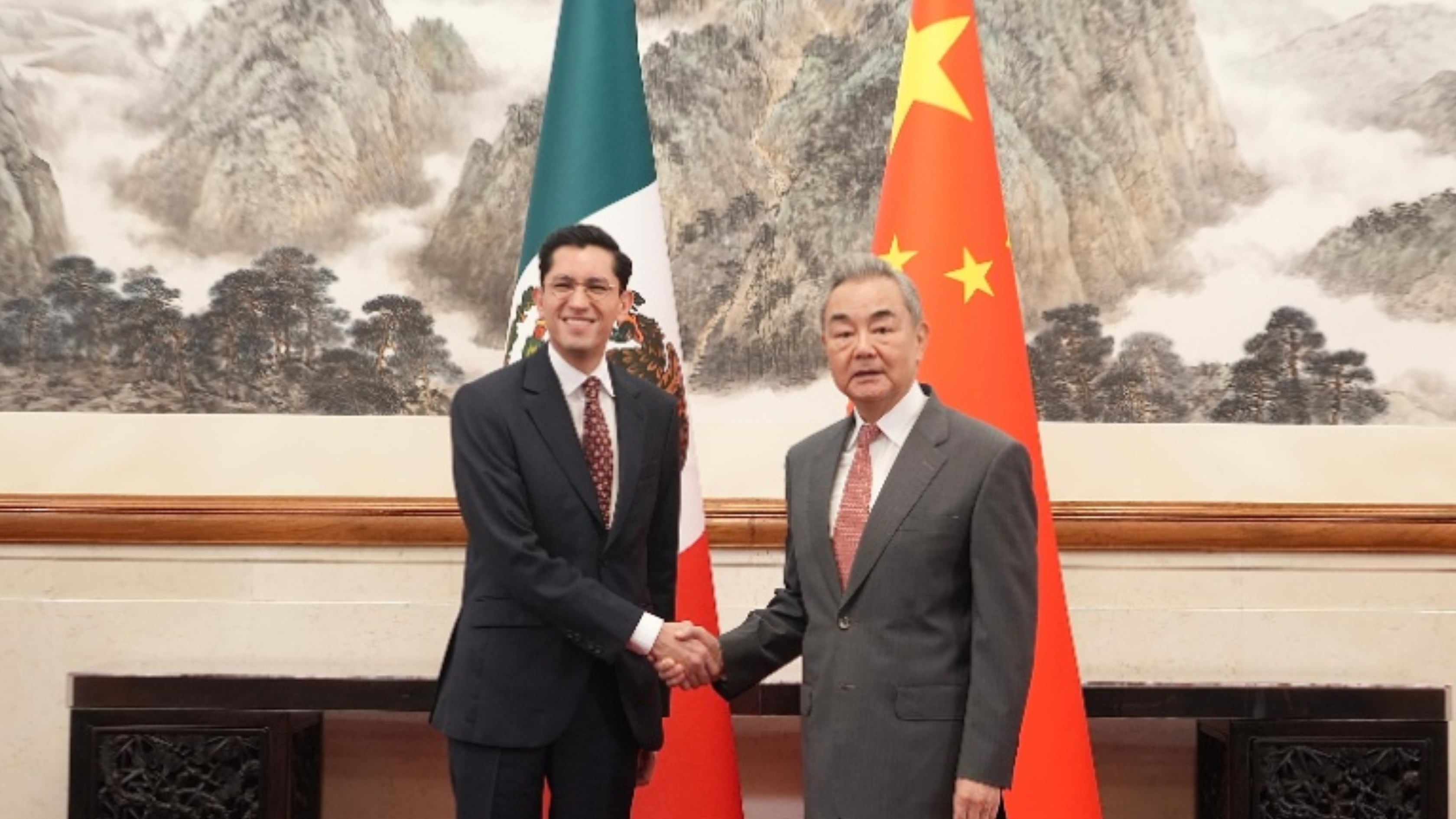 El vicecanciller Roberto Velasco Álvarez reitera en Pekín la disposición de México a mantener un vínculo constructivo, con búsqueda de nuevas áreas de colaboración y soluciones compartidas ante retos comunes, según el comunicado 177/2026
