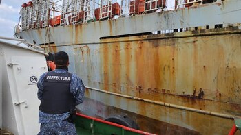 Buque pesquero chino pedido de