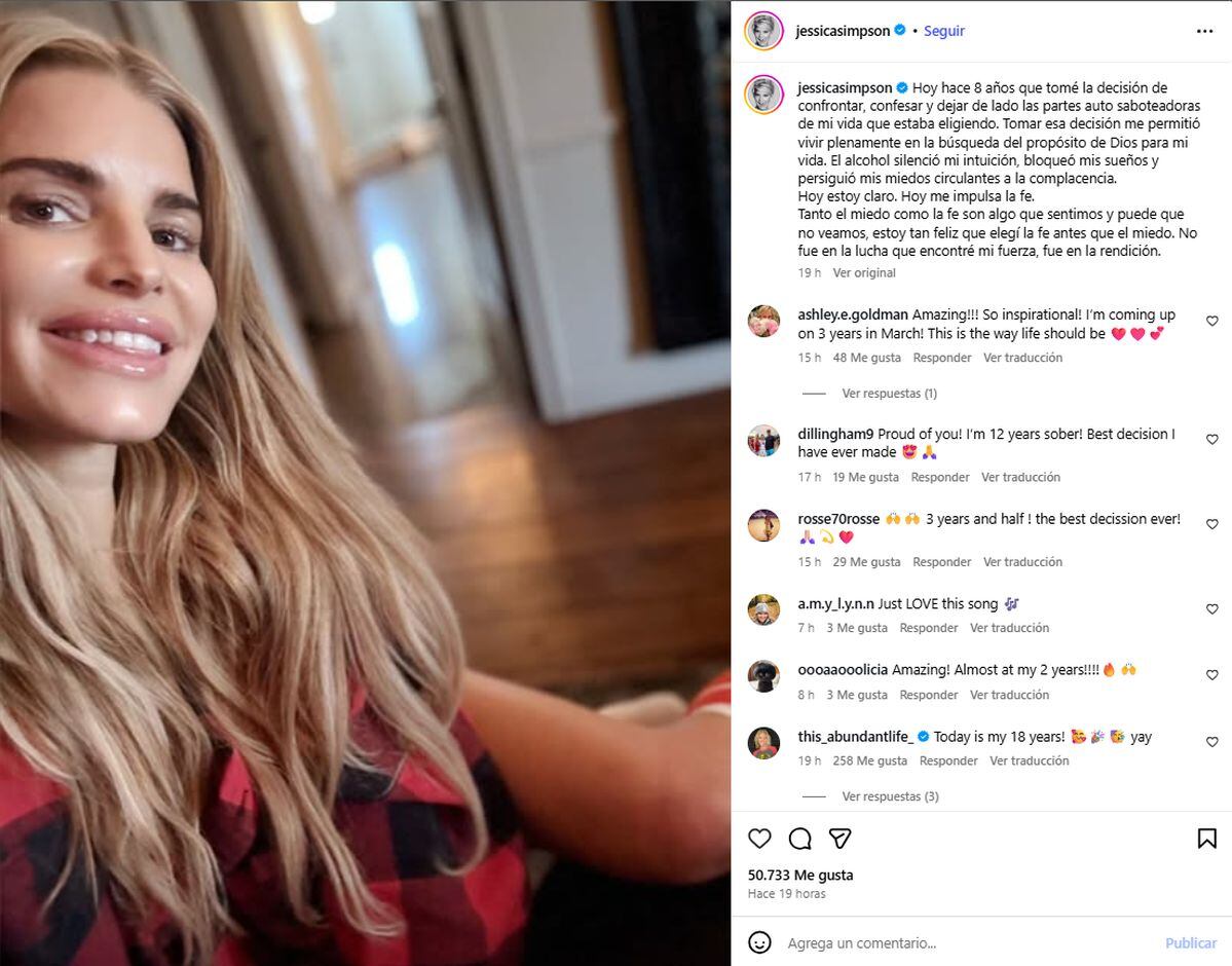 La cantante aseguró que dejar el alcohol le permitió reconectar con su intuición, recuperar sus sueños y fortalecer su honestidad personal y creativa (Instagram/@jessicasimpson)