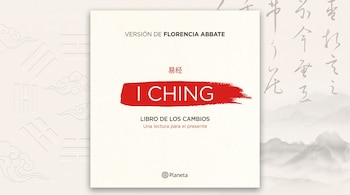 Portada del libro I Ching de Florencia Abbate con un trazo rojo central, flanqueada por ilustraciones de trigramas, caligrafía china y montañas.