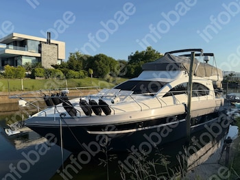 La lujosa propiedad y embarcación