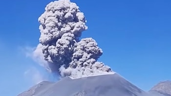 Volcán Sabancaya registra nueva explosión
