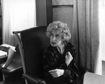 Katherine Bowes-Lyon, prima directa de