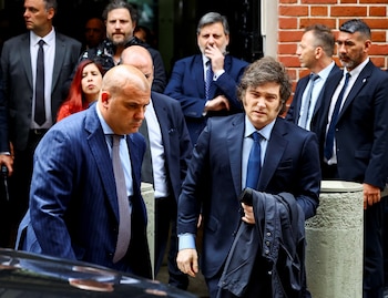 Javier Milei se retira del