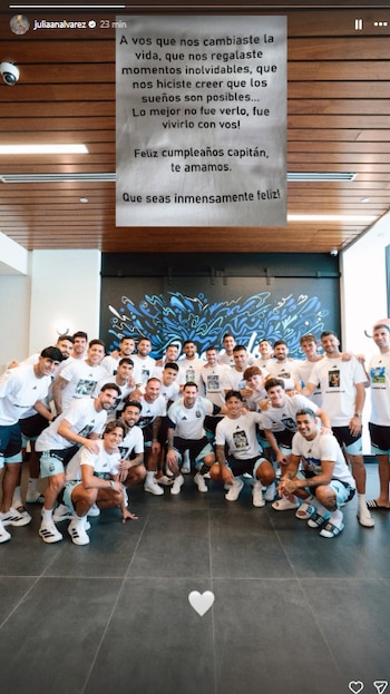 El regalo del plantel de la Selección a Lionel Messi en su cumpleaños