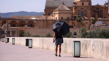 La ola de calor llega a su fin, pero no los avisos por altas temperaturas: máximas de hasta 43 grados y alertas naranjas por tormentas