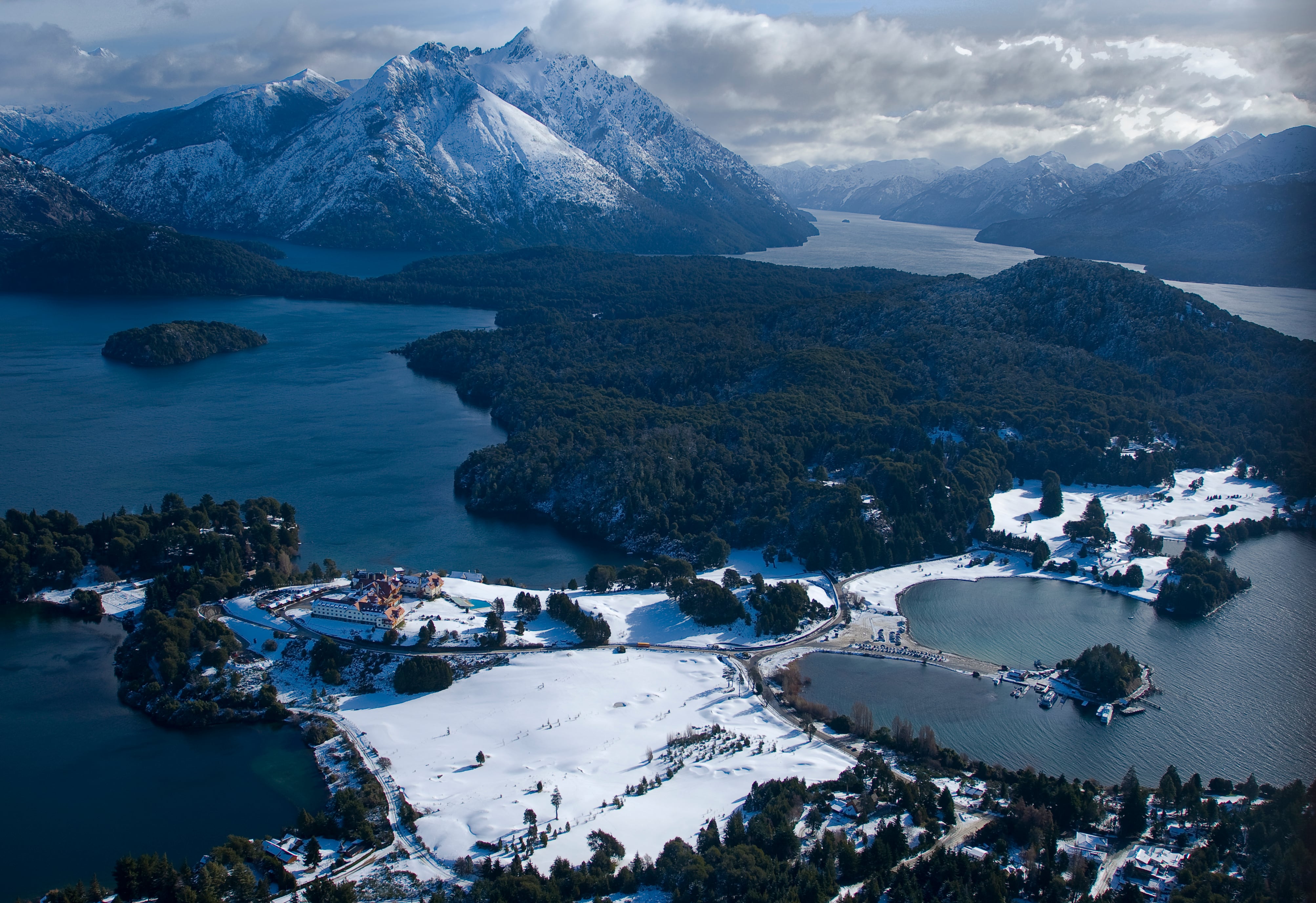 Bariloche bajo un manto de nieve (ATUR)