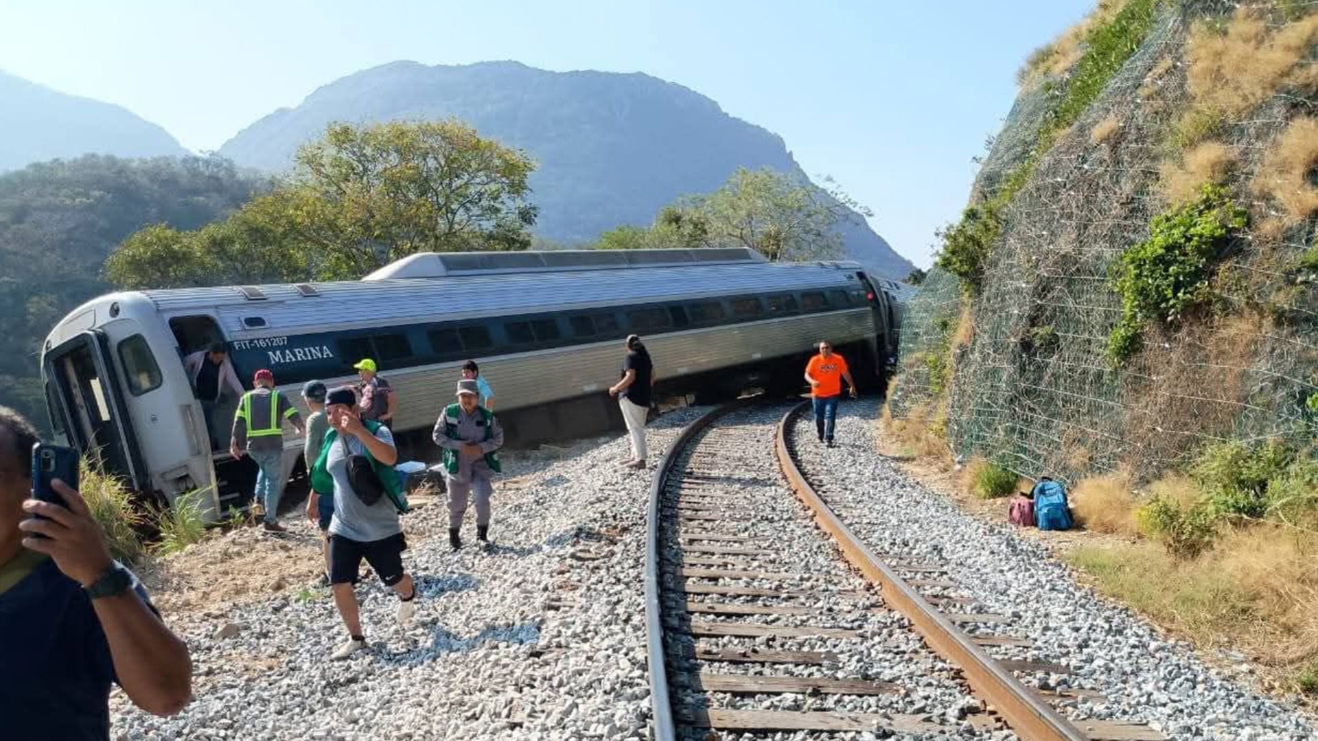 Tren Interoceánico: gobernador de Oaxaca reporta 15 heridos tras el descarrilamiento