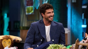 Maxi Iglesias reconoce en ‘La Revuelta’ que “lo de follar está sobrevalorado”